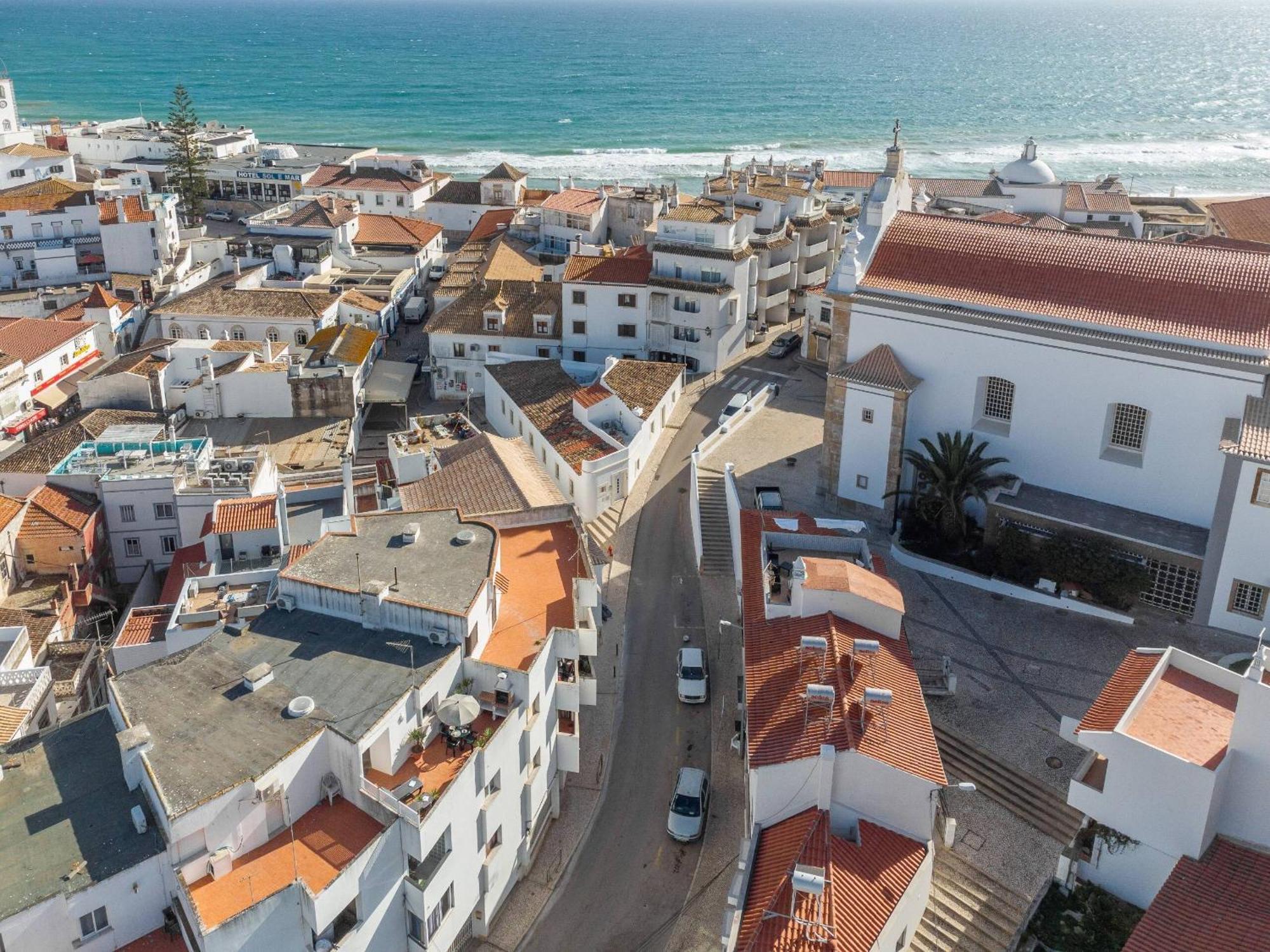 Lena'S Beach House By Hellovacations Албуфейра Екстериор снимка